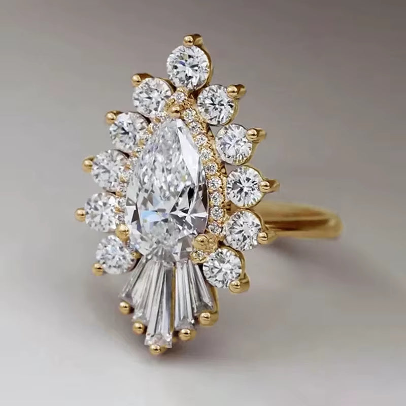 Exquisite Bright Rings with Sparkling Pear Cubic Zirconia Women Trendy Graceful Wedding Bridal Jewelry Modern Accessories