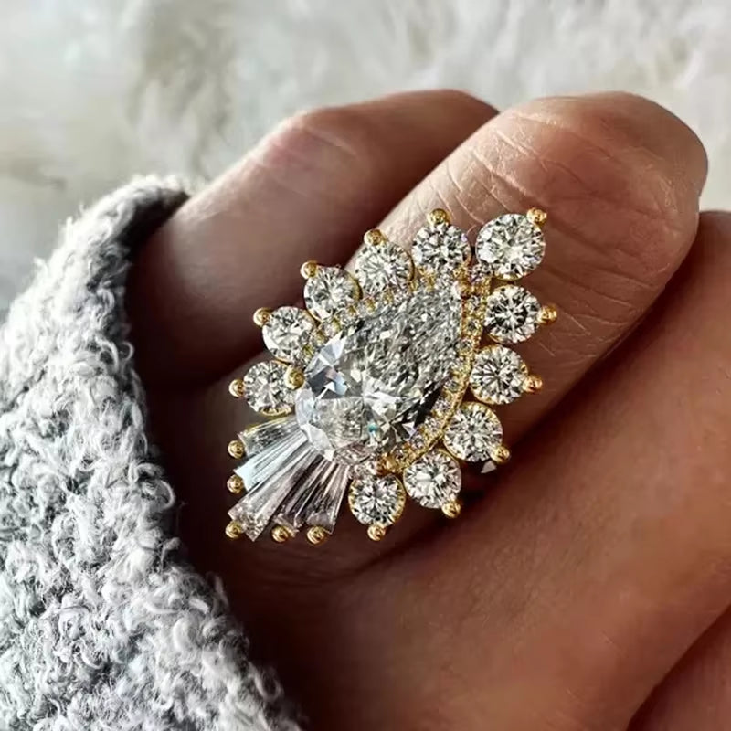 Exquisite Bright Rings with Sparkling Pear Cubic Zirconia Women Trendy Graceful Wedding Bridal Jewelry Modern Accessories